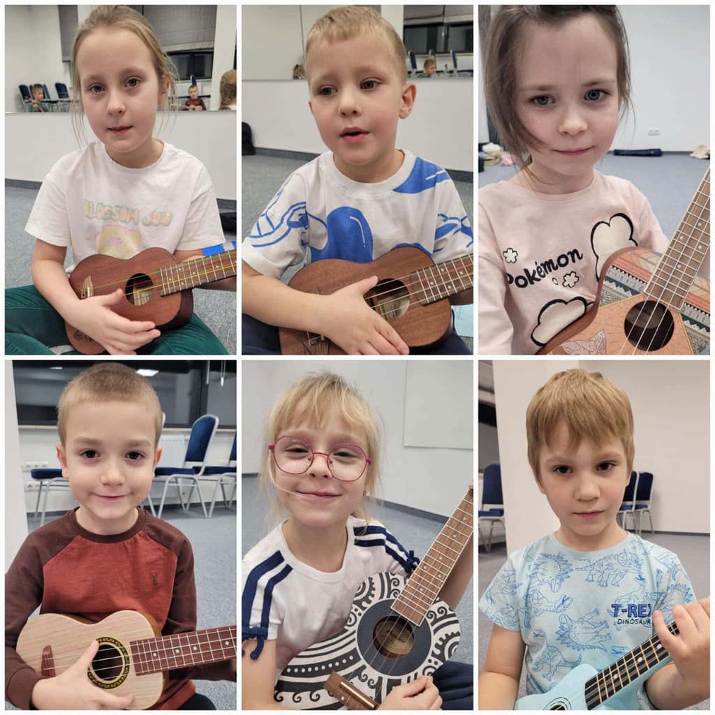 Dzieci uczęszczający na zajęcia ukulele