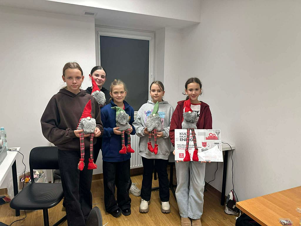 uczestnicy pracowni krawieckiej