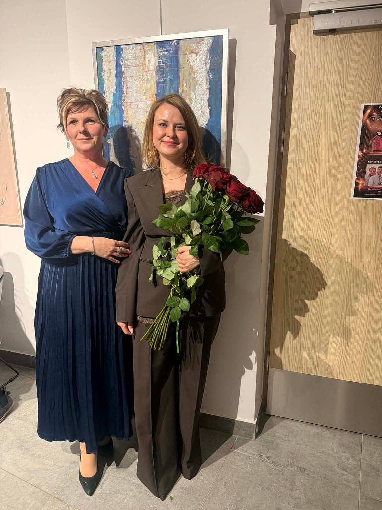 Maria z Panią dyrektor Domu Kultury